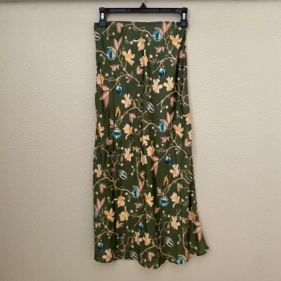Urban Outfitters Floral Skirt - Picture 3 of 9